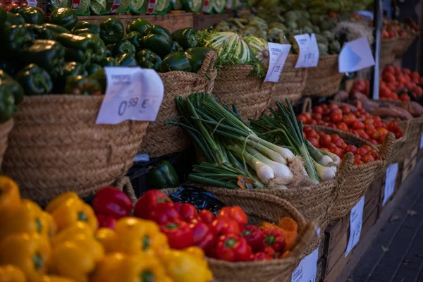 Gyümölcs Zöldségfélék Mezőgazdasági Termelők Piacán Helyi Termények Nyári Mezőgazdapiacon Városban — Stock Fotó