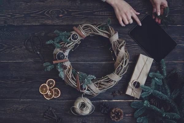 Woman Using Tablet Making Handmade Christmas Decoration Online Learning Concept — Stock Photo, Image