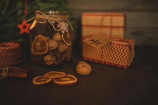 Regalo Navidad Con Galletas Caseras Jengibre Nueces Chocolates Tarro Vidrio — Foto de Stock