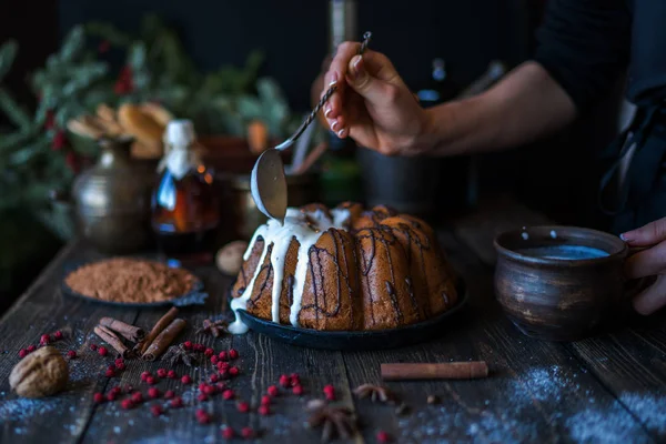 Hora Mágica Natal Fundo Cozimento Escuro Com Ingredientes Decorações Naturais — Fotografia de Stock