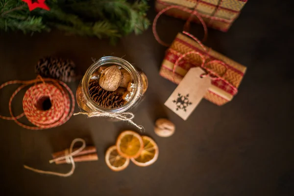 Cadeau Noël Avec Biscuits Maison Pain Épice Noix Chocolats Pot — Photo