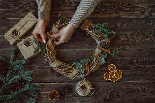 Christmas Composition Woman Making Handmade Christmas Wreath Dark Wooden Rustic — Stock Photo, Image