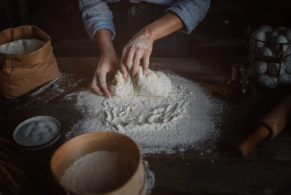 Amassar Massa Pão Para Massas Pizza Fazendo Massa Farinha Por — Fotografia de Stock