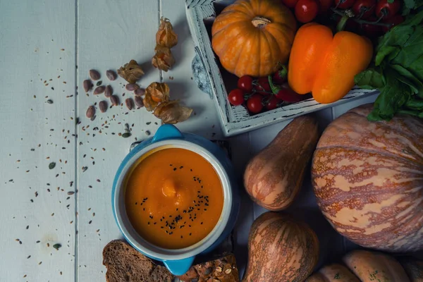 Bowl Pumpkin Organic Soup Cream Pumpkin Seeds Gray Background Dietary — Stock Photo, Image