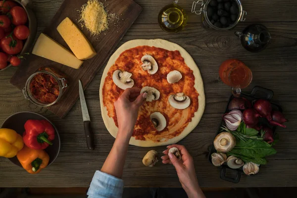 Ingredientes Alimentares Especiarias Para Cozinhar Pizza Cogumelos Tomates Queijo Cebola — Fotografia de Stock