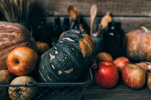 Citrouilles Automne Thanksgiving Fond Citrouilles Orange Jaune Verte Sur Table — Photo