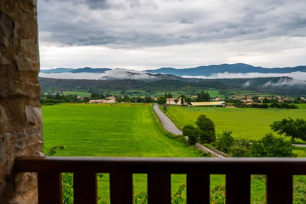 Vista Panorámica Del Pintoresco Valle Montaña Con Niebla Verano Pequeño —  Fotos de Stock