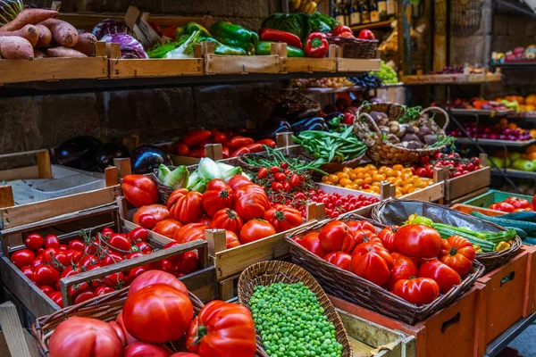 Értékesítés Friss Helyi Zöldség Mezőgazdasági Termelők Piacán Friss Egészséges Bio — Stock Fotó