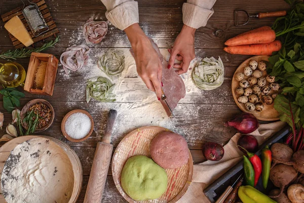 Proces Van Het Maken Van Koken Zelfgemaakte Pasta Chef Kok — Stockfoto