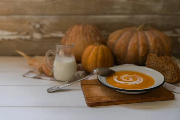 Homemade Autumn Butternut Squash Soup Bread Roasted Pumpkin Carrot Soup — Stock Photo, Image