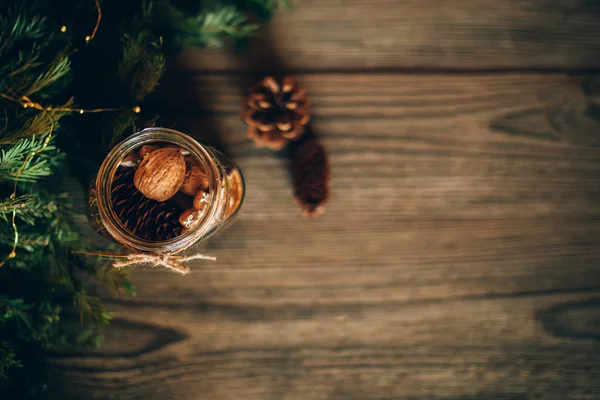 Presente Natal Com Bolachas Caseiras Gengibre Nozes Chocolates Frasco Vidro — Fotografia de Stock