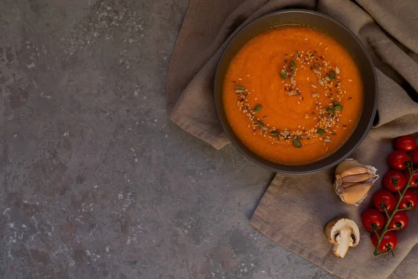 Сезонна Осіння Їжа Пряний Гарбуз Відповідає Морквяному Супу Вершками Приправами — стокове фото