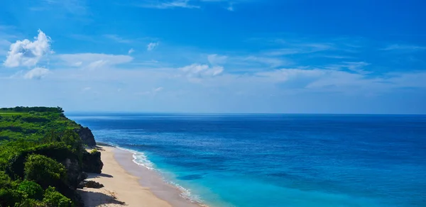 Paesaggio Paesaggistico Marino Alta Scogliera Sulla Spiaggia Tropicale Bali Indonesia — Foto Stock