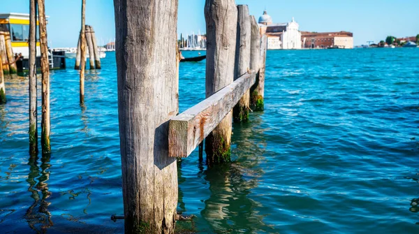 Pilares Madera Viejo Amarradero Venecia Efecto Filtro Estilo Vintage —  Fotos de Stock