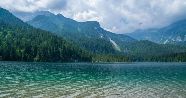 Lago Tovel Una Perla Blu Nelle Alpi Dolomitiche Italia Splendida — Foto Stock
