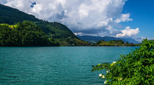 Increíble Turquesa Lago Lungern Alpes Suizos Obwalden Suiza Europa —  Fotos de Stock