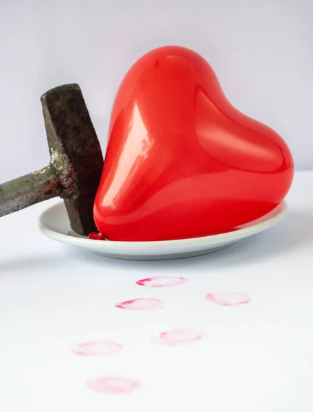 Rotes Herz Und Hammer Liebesaffäre Oder Trennung Und Scheidung Nicht — Stockfoto