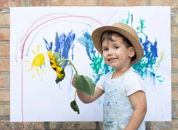 Criativa Criança Brincando Pintura Natureza Feliz Miúdo Anos Conceito Liberdade — Fotografia de Stock