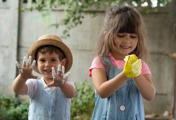 Happy Kids Doing Arts Crafts Together Portrait Adorable Little Girl — Stock Photo, Image