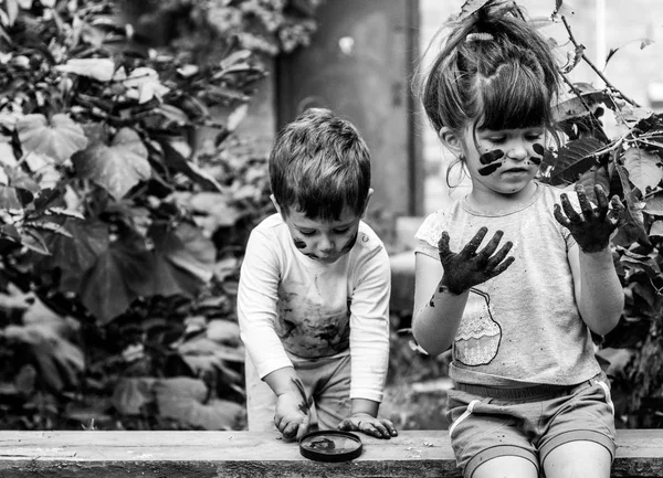 Toddler Boy Girl Dirty Playing Mud Children Playing Garden Dirty — Stock Photo, Image