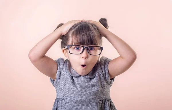 Dios Mío Vaya Niño Feliz Sorprendido Años Edad Niña Con — Foto de Stock