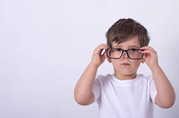 Nerd Inteligente Usando Óculos — Fotografia de Stock