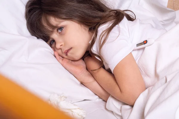 Girl Sleeping Sickness Bed Kids Flu Treatments — Stock Photo, Image