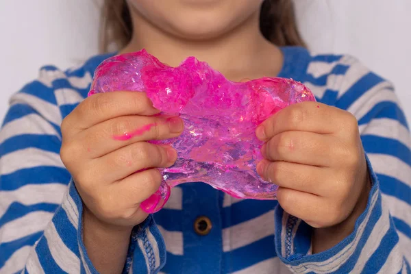 Little Girl Play Slime Kid Squeeze Stretching Pink Slime — Stock Photo, Image