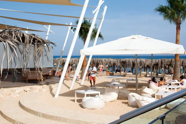 Yaz açık teras kafe kum plaj — Stok fotoğraf