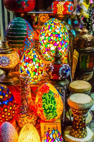 Renkli dağınık mozaik lambalar 