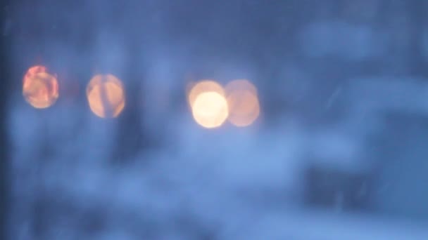 Invierno Primer Plano Caída Nieve Visible Fondo Las Luces Los — Vídeo de stock