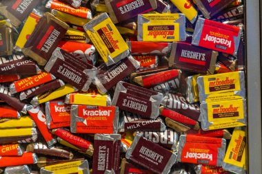 Hershey, Pa, Amerika Birleşik Devletleri - 11 Aralık 2018: Closeup Hershey çikolata minyatürler gofret.