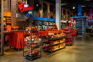 Hershey, Pa, Amerika Birleşik Devletleri - 11 Aralık 2018: İçinde çikolata dünya vardır sergiler, yolculuk, ürünleri ve ziyaret turist için bir food court.