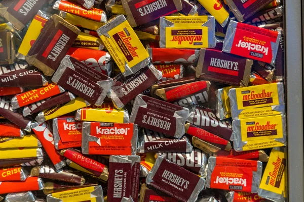 Hershey, Pa, Amerika Birleşik Devletleri - 11 Aralık 2018: Closeup Hershey çikolata minyatürler gofret.