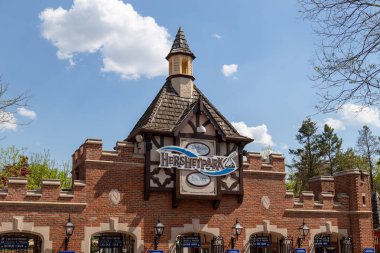 Hershey, Pa, Amerika Birleşik Devletleri - 3 Mayıs 2015: Hersheypark, Hershey, Pennsylvania'da yer alan aile bir tema parkı için ana ağ geçidi giriş.