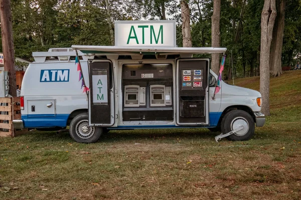 Denver Usa Września 2014 Bankomat Atm Zamontowane Pojeździe — Zdjęcie stockowe