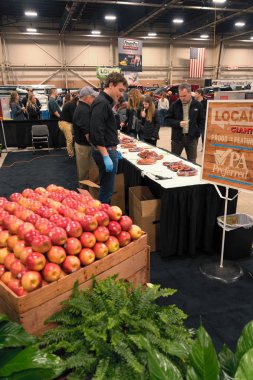 Harrisburg, Pa, Amerika Birleşik Devletleri - 6 Ocak 2019: 2019 Pennsylvania çiftlik Fuarı'nda Satılık Çiftlik yiyecek taze sunulmaktadır.