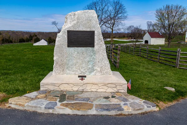 Sharpsburg Usa April 2016 Granite Monument Honors Clara Barton Work — стоковое фото