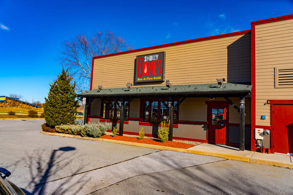 York, PA, USA - December 18, 2018: Smokey Bones Bar and Fire Grill is an American restaurant network operating more than 66 locations in 16 states
.