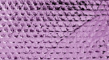 Mor tonda parlak metal yüzey. Arka plan ve tasarım için doku.