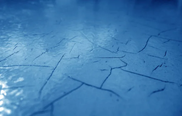 Texture de peinture fissurée de couleur bleu marine . — Photo