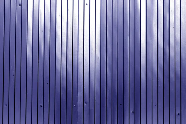 Metallliste Wandstruktur des Zauns in blauer Farbe. — Stockfoto