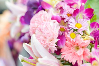 Düğün törenindeki güzel düğün çiçekleri. 