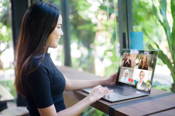 Young Woman Looking Her Computer Screen While Business Meeting Video — Stock Photo, Image