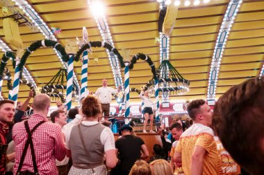 Münih, Almanya; 7 Ekim 2019. Almanya 'nın Münih kentinde geleneksel olarak popüler olan Ekim festivali 