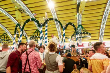 Münih, Almanya; 7 Ekim 2019. Almanya 'nın Münih kentinde geleneksel olarak popüler olan Ekim festivali 