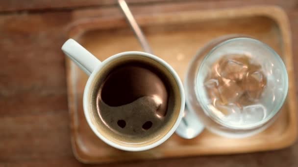 Vista Fresco Americano Caldo Una Tazza Sul Tavolo Coffee Shop — Video Stock