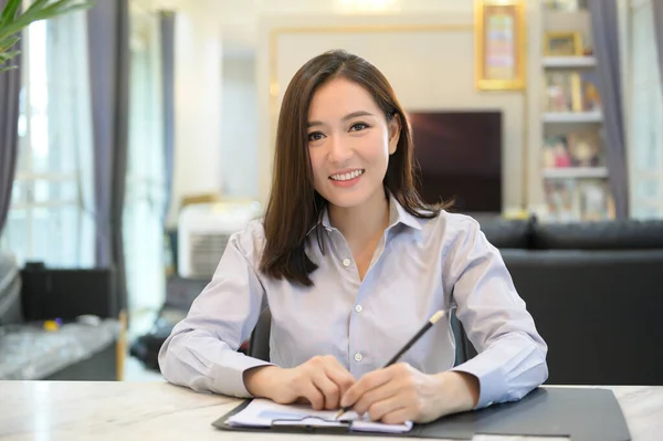 Headshot Screenview Der Jungen Asiatischen Geschäftsfrau Ist Online Mit Videokonferenz — Stockfoto