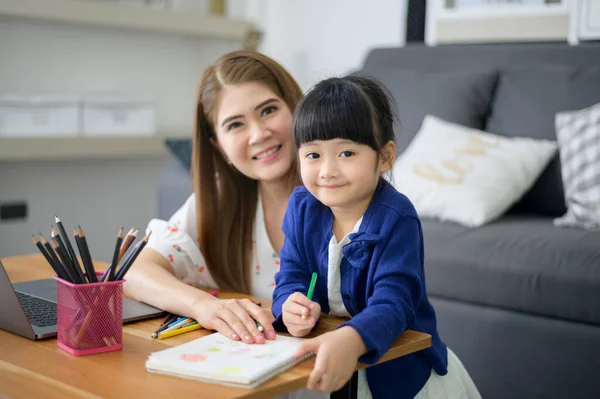 Asian Happy Mom Daughter Using Laptop Studying Online Internet Home — Stock Photo, Image