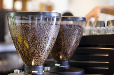 Koyu kavrulmuş kahve çekirdekleri manzarası